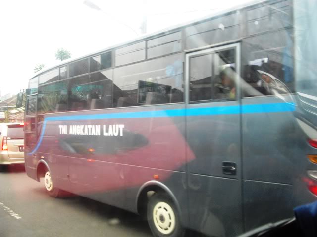 bus tni